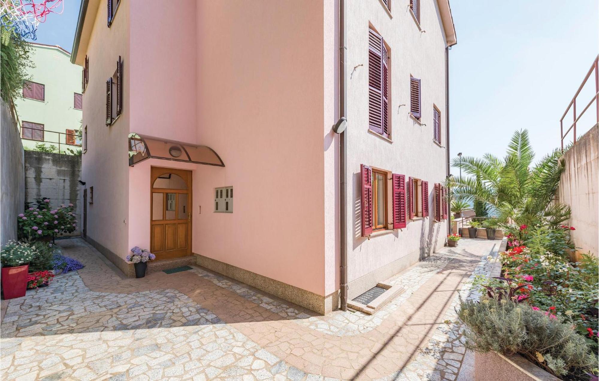 Amazing Apartment In Rabac With Kitchen المظهر الخارجي الصورة