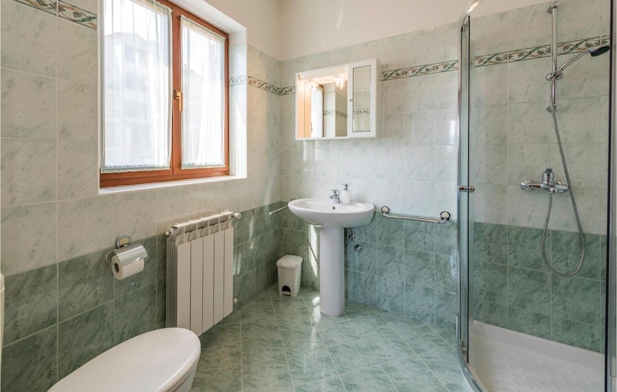 Amazing Apartment In Rabac With Kitchen المظهر الخارجي الصورة
